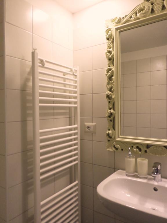 La Contrada B&B Casnate Con Bernate Habitación foto